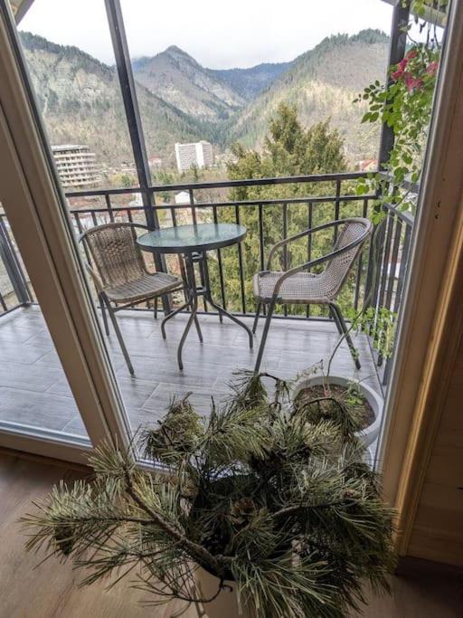 Appartement Unforgettable Attic With Balcony In Bordjomi Extérieur photo